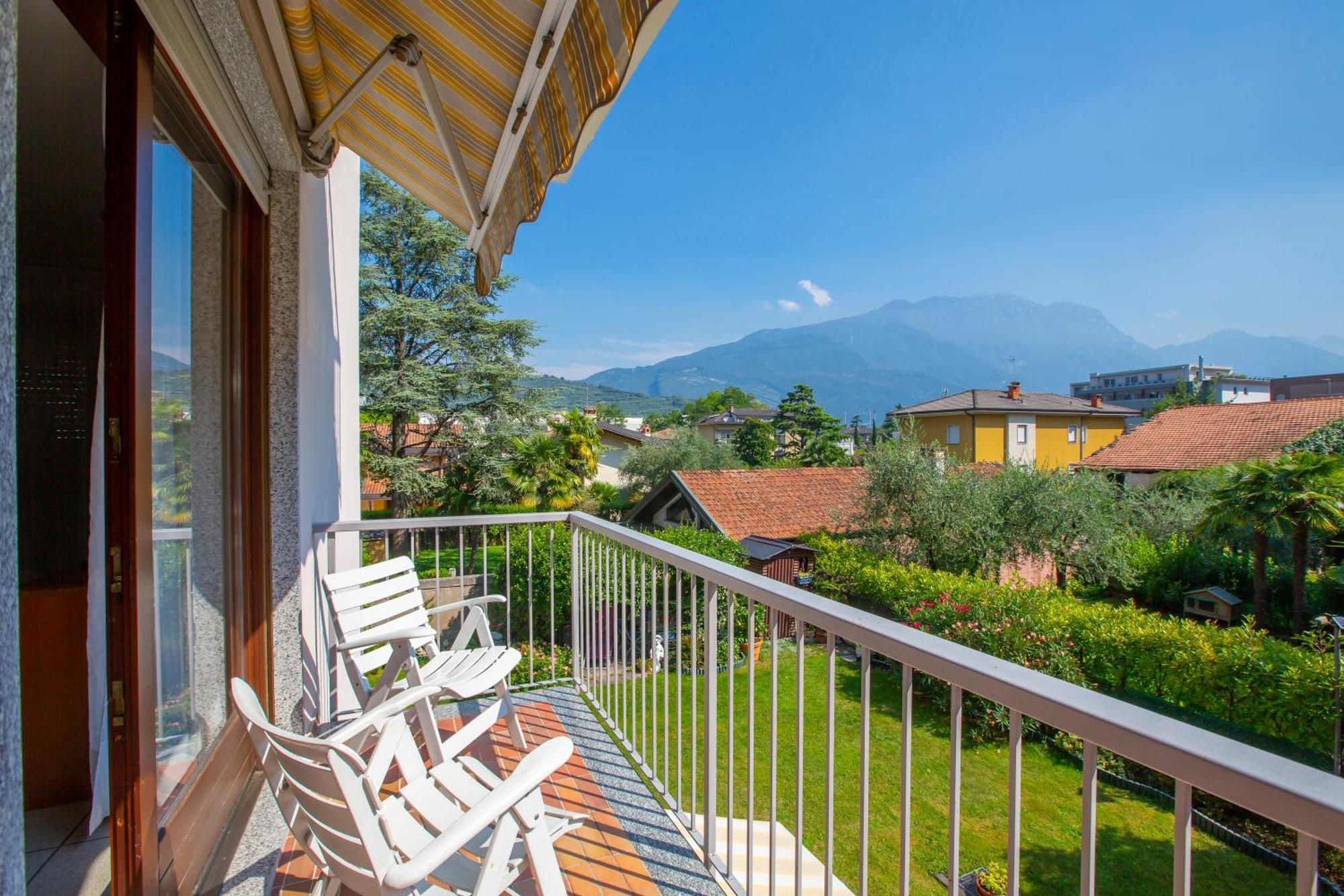 Appartamento Emma - Happy Rentals Riva del Garda Exterior photo